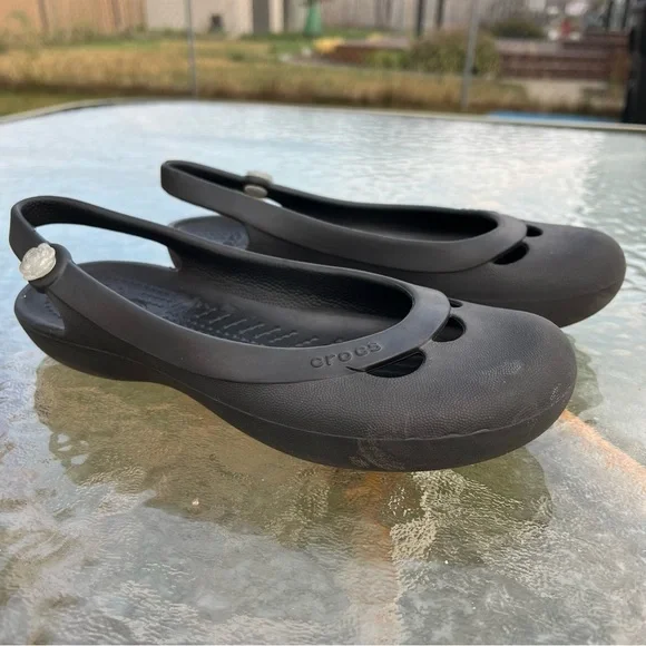 Jayna crocs sales